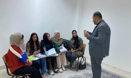 جامعة عجلون الوطنية تنظم اجتماعًا لطلبة التدريب الميداني في كلية العلوم التربوية